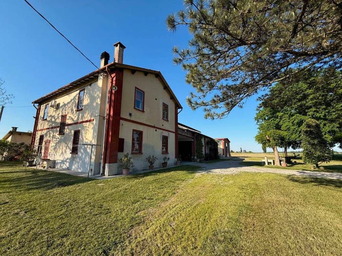 Casa con 6 locali in vendita in Via Oriolo, Frazioni di Molinella, Molinella