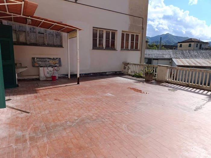 Appartamento quadrilocale in vendita in Piazza Beato Pareto, Geo, Ceranesi