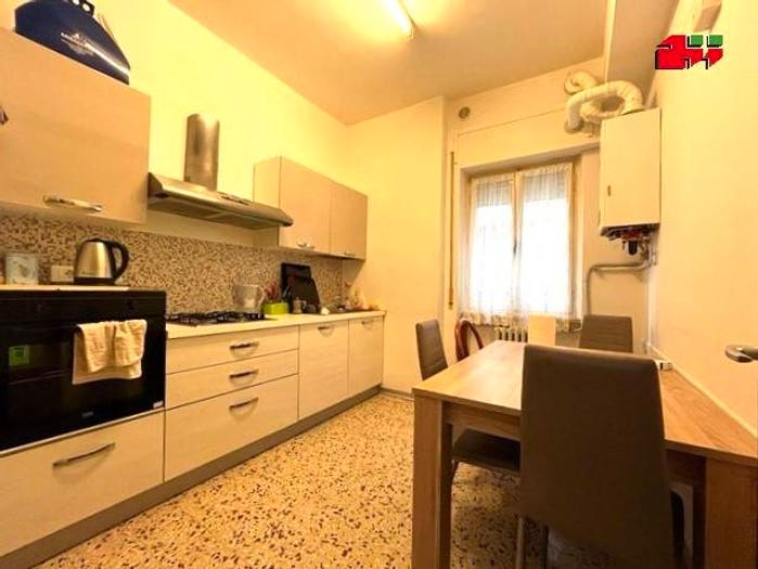 Appartamento con 5 locali in vendita in Via Padre Felice Rosetani, Centro, Macerata