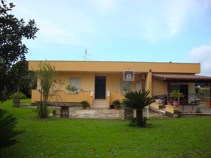 Casa con 5 locali in vendita in Loricina Seccia Tre Cancelli, Nettuno