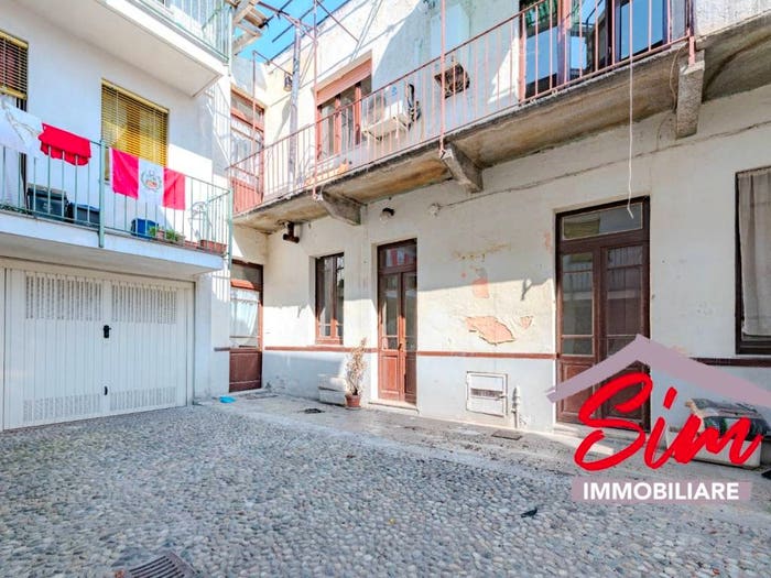 Casa con 5 locali in vendita in Via Enea Picchio, Centro, Oleggio