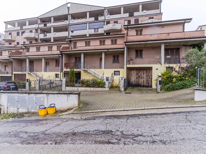 Casa quadrilocale in vendita in Strada Santa Leandra, Montegranaro
