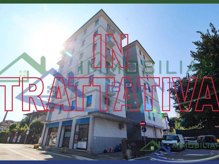 Appartamento trilocale in vendita in Via Aprile, Centro, Castelletto Sopra Ticino