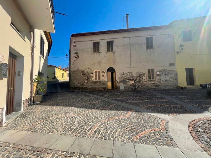Casa con 6 locali in vendita in Piazza A da Tarros, Perfugas