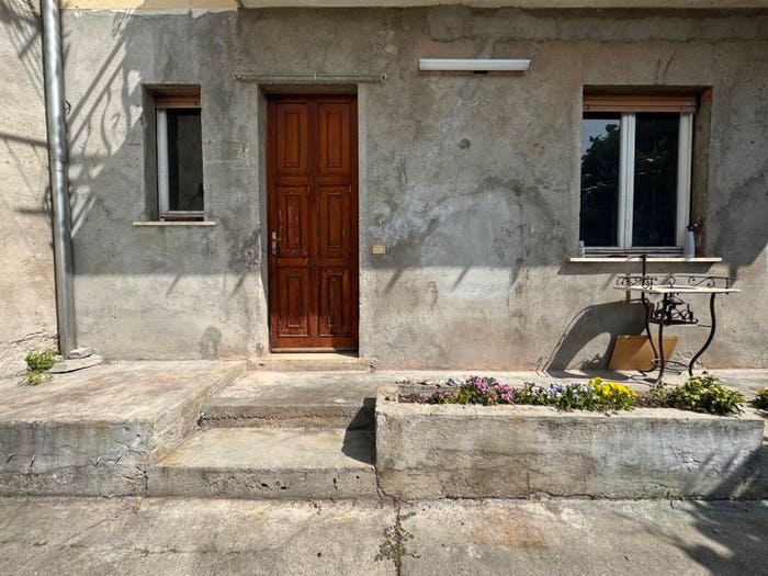Appartamento bilocale in vendita in Via Monte Grappa, Caravate