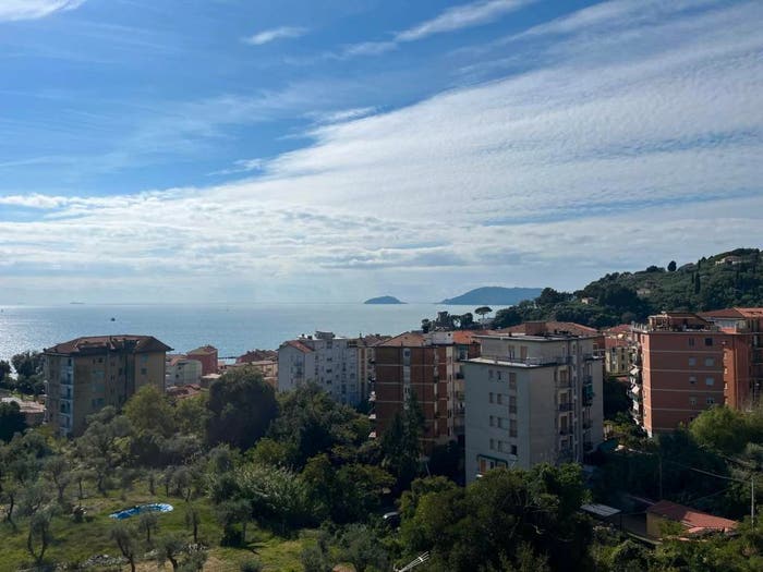 Appartamento quadrilocale in vendita in Via Gozzano, San Terenzo, Lerici