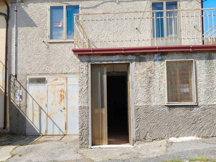 Casa con 5 locali in vendita in Via Timparello, Centro, Savelli