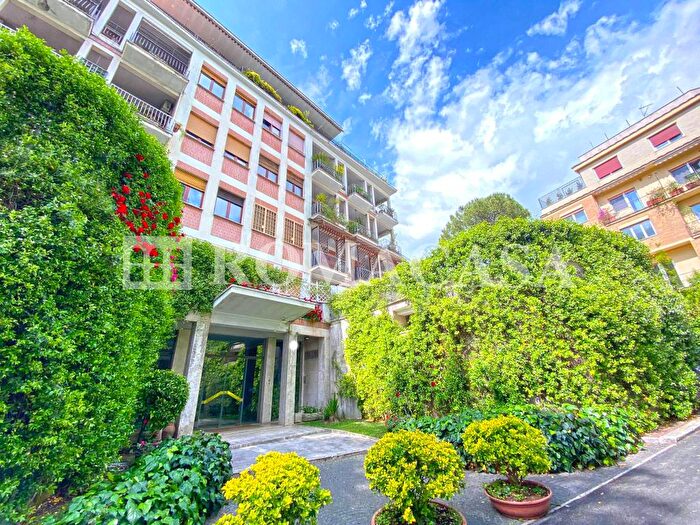 Appartamento con 5 locali in vendita in Via dei Colli della Farnesina, Camilluccia Farnesina, Roma