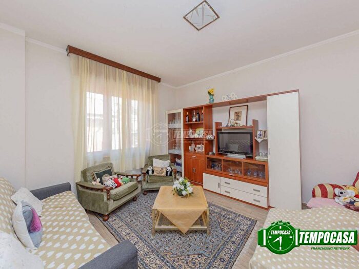 Appartamento quadrilocale in vendita in Via Fratelli Manzotti, Farnesiana, Piacenza
