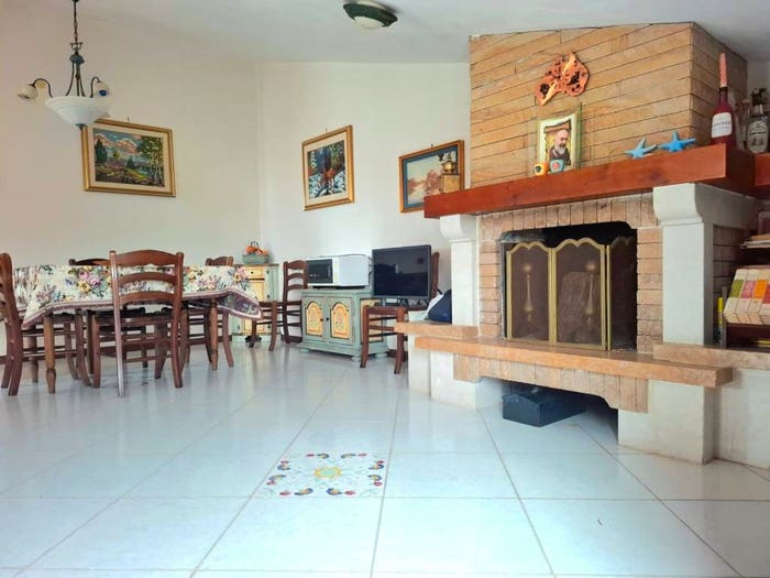 Appartamento quadrilocale in vendita in Piazzetta Napoleone, Centro, Montalbano Elicona