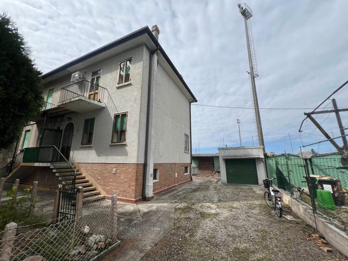 Casa trilocale in vendita in Via Aprile, Loreo