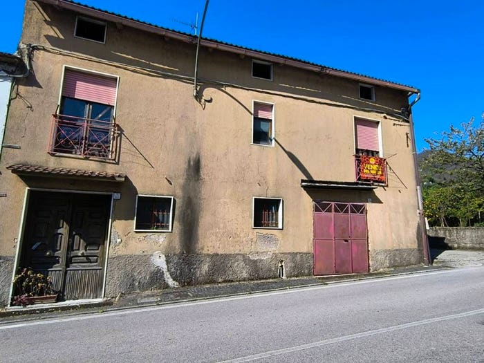 Casa trilocale in vendita in Via San Giovanni, San Giovannisanta Caterina, Giffoni Valle Piana