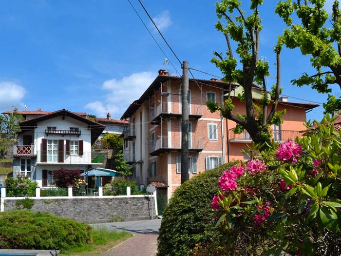 Casa con 6 locali in vendita in Via Roma, Zumaglia