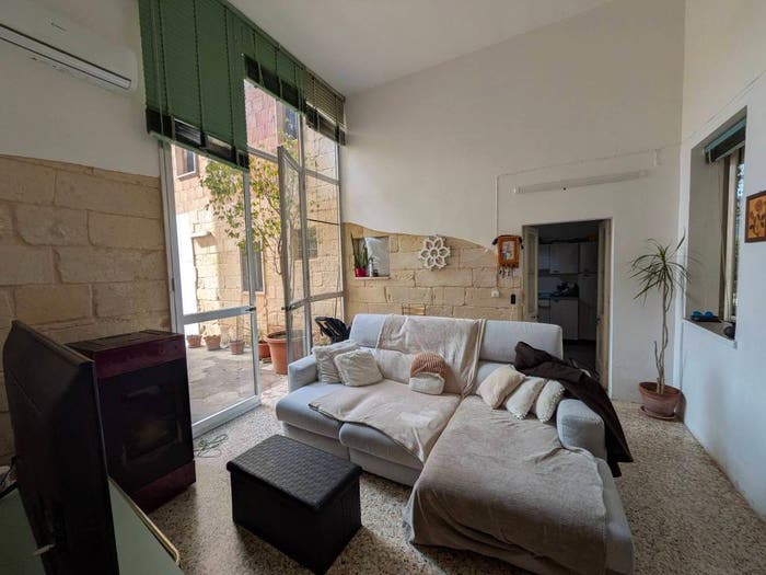 Appartamento quadrilocale in vendita in Via Lizzanello, Centro, Cavallino