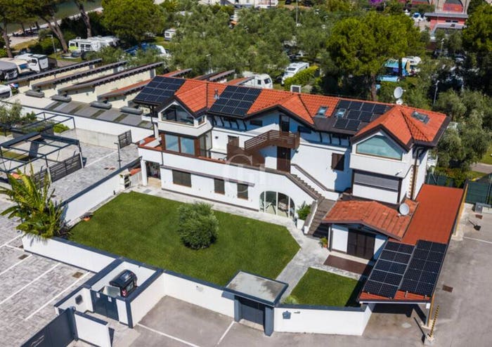 Appartamento trilocale in vendita in Via Gardesana, Arco