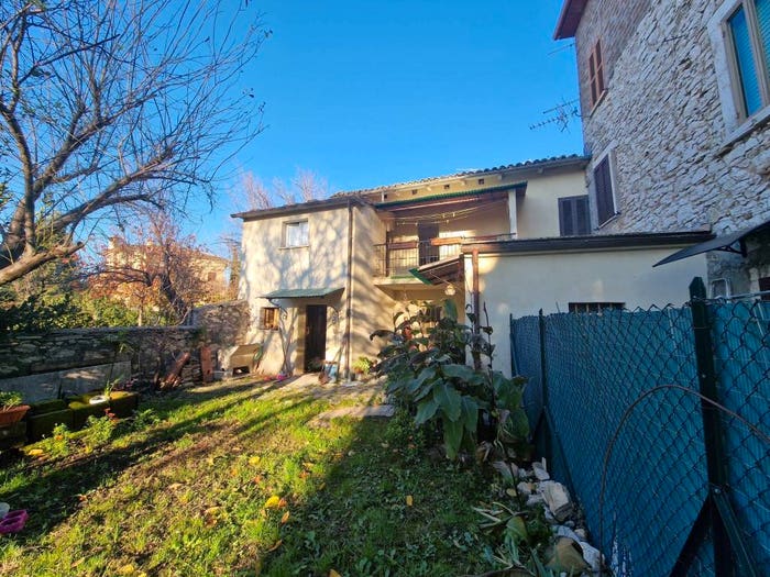 Casa con 6 locali in vendita in Via del Giuoco, Centro, Guardea