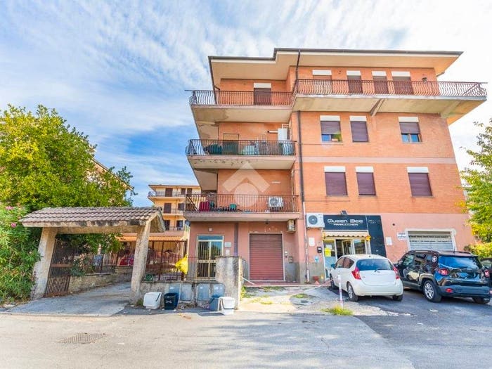 Appartamento trilocale in vendita in Viale dei Castani, Monte Gentile Galloro, Ariccia