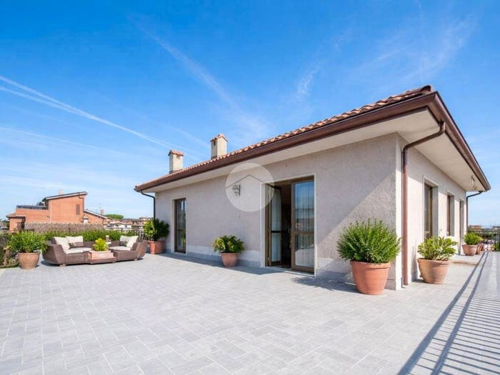 Casa trilocale in vendita in Via Capaci, Rocca Cencia, Roma