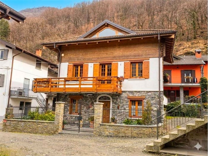 Casa quadrilocale in vendita in Fraz Migiandone, Ornavasso