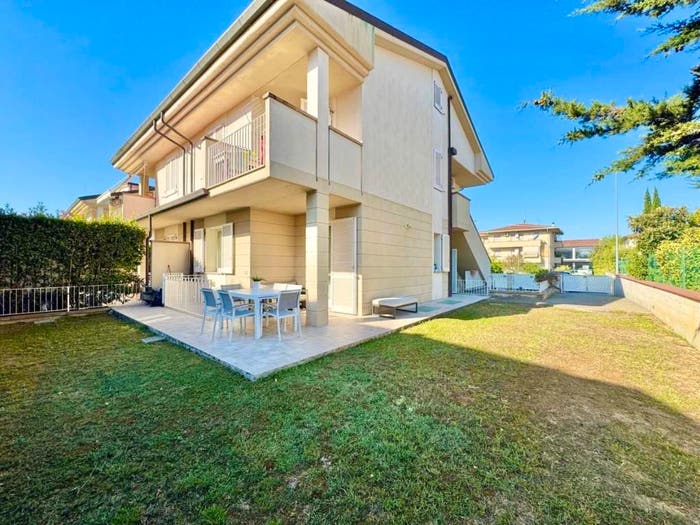 Appartamento con 5 locali in vendita in Via Luigi Einaudi, Ponsacco