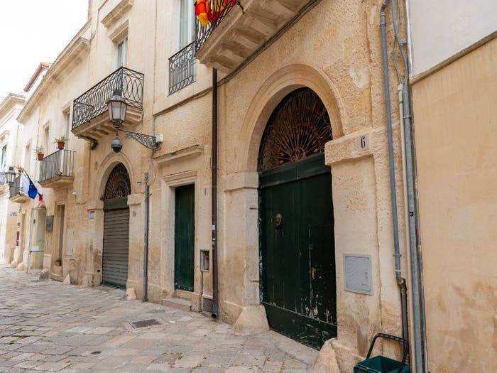 Appartamento quadrilocale in vendita in Via Regina Isabella, Centro Storico, Lecce
