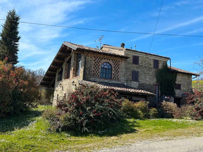 Casa con 6 locali in vendita in Località Casa Piantone No Number, Alta Val Tidone