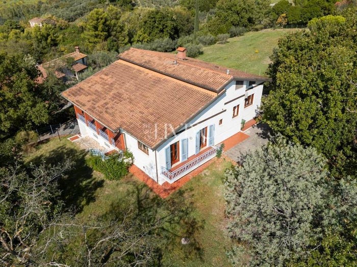 Casa con 6 locali in vendita in Via delle Vitialle, Gragnano Lappato, Capannori