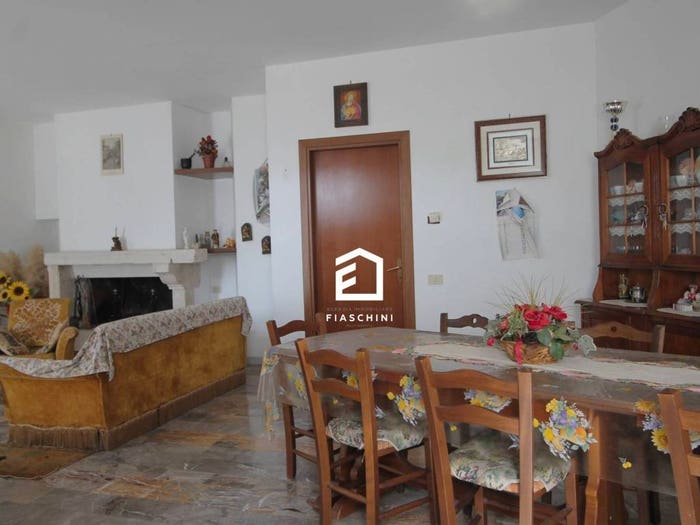 Appartamento con 5 locali in vendita in Via delle Forme, Centro, Guardea