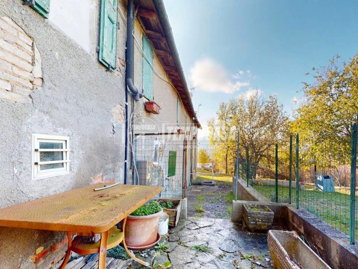 Casa con 5 locali in vendita in Via Ladrona, Grizzana Morandi