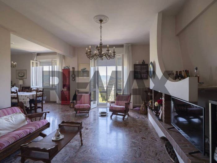 Appartamento quadrilocale in vendita in Viale Alcide De Gasperi, Centro, Cupramontana