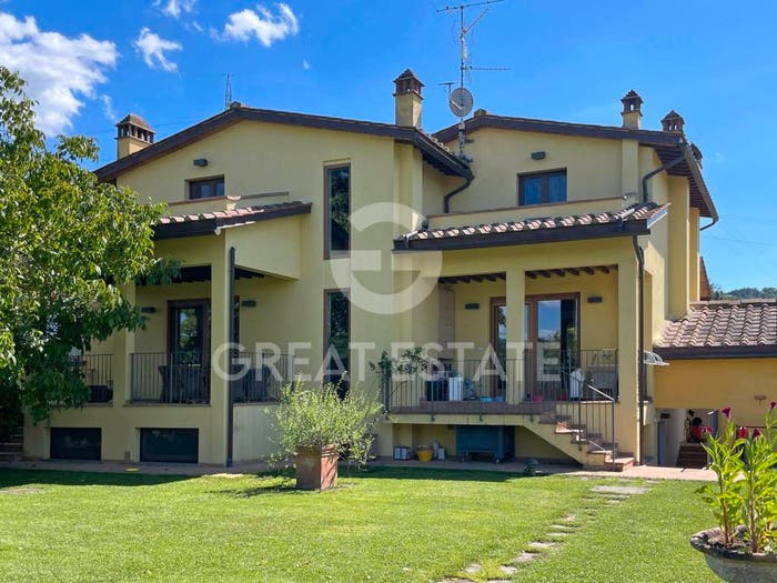 Casa con 6 locali in vendita in Strada Comunale della Sella, Agazzi, Arezzo