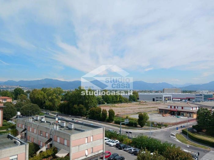 Appartamento bilocale in vendita in Viale Trieste, Azzano San Paolo