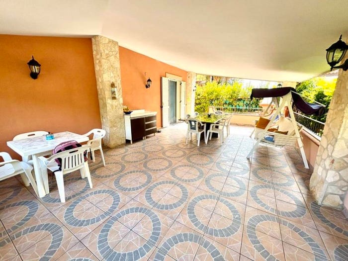Casa con 6 locali in vendita in Via delle Rose, Ianipari I, Lamezia Terme