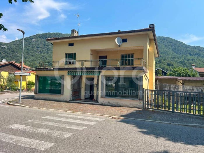 Casa con 6 locali in vendita in Via Divisione Julia, Centro, Magnano in Riviera