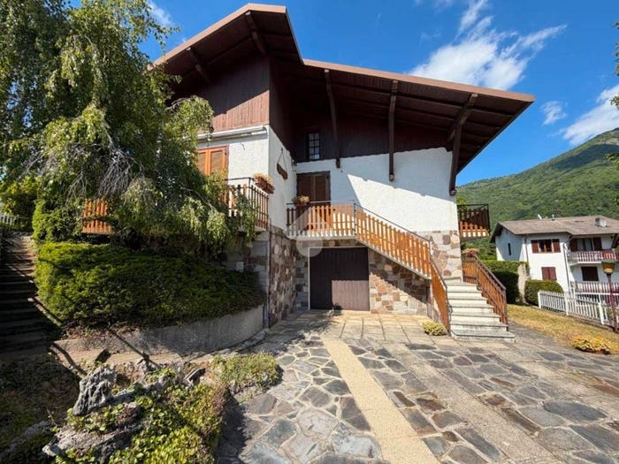 Casa trilocale in vendita in Via Pradegnano, Centro, Carenno
