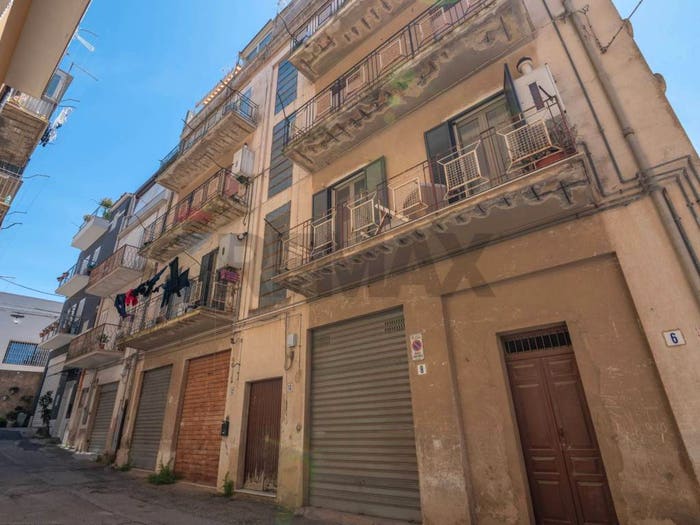 Appartamento con 5 locali in vendita in Via Bacco, Centro, Caltagirone