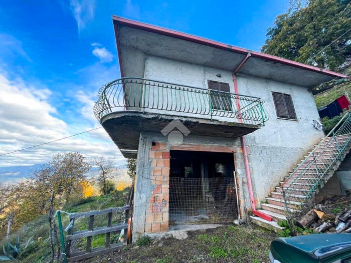 Casa quadrilocale in vendita in Contrada Gullieri, Gullieri, Nocera Terinese