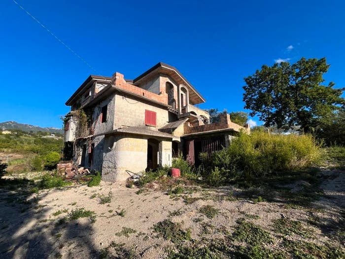 Casa con 6 locali in vendita in Via Tore, Dugenta