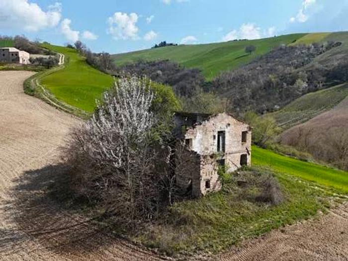 Casa con 5 locali in vendita in Contrada Tosciano, Ripatransone