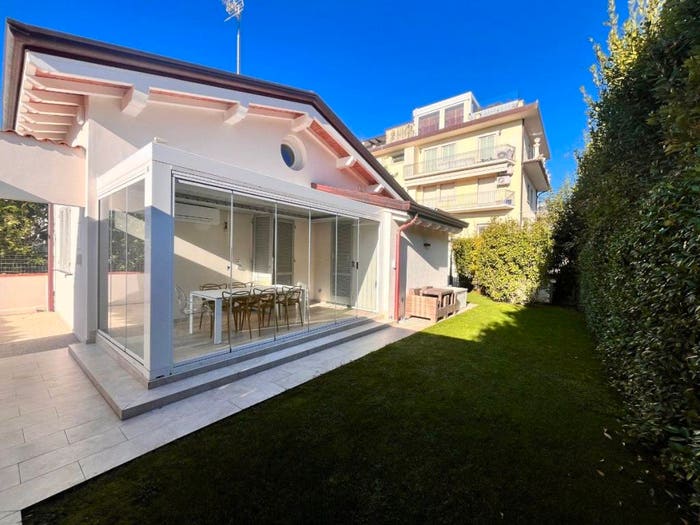 Casa quadrilocale in vendita in Centro, Forte dei Marmi
