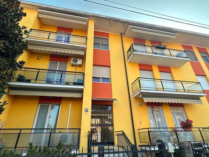 Appartamento con 5 locali in vendita in Via Maria Luisa Cordara, Centro, Mede
