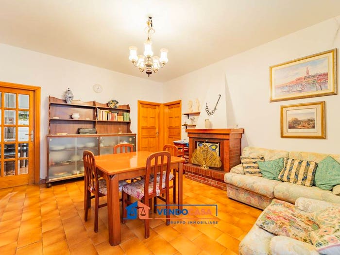 Appartamento quadrilocale in vendita in Via Bassa Tambura, San Carlo Antona, Massa
