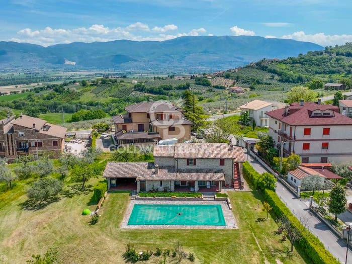 Casa con 6 locali in vendita in Belvedere di Monte pennino, Montepennino, Montefalco