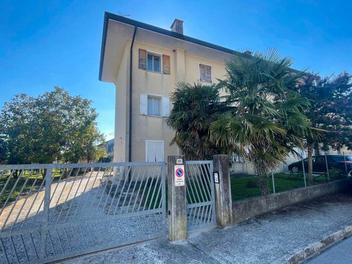 Appartamento con 5 locali in vendita in Via Rive, Rivarotta, Rivignano Teor