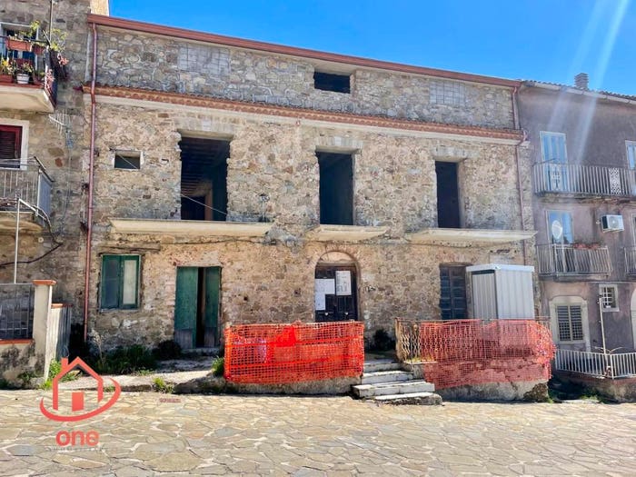 Casa con 6 locali in vendita in Via Roma, Mercato Cilento, Perdifumo
