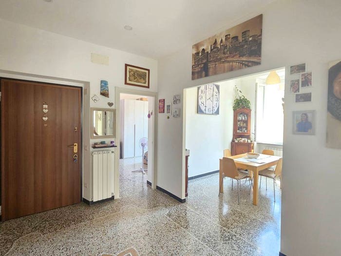 Appartamento trilocale in vendita in Via Federico Alizeri, Dinegro, Genova