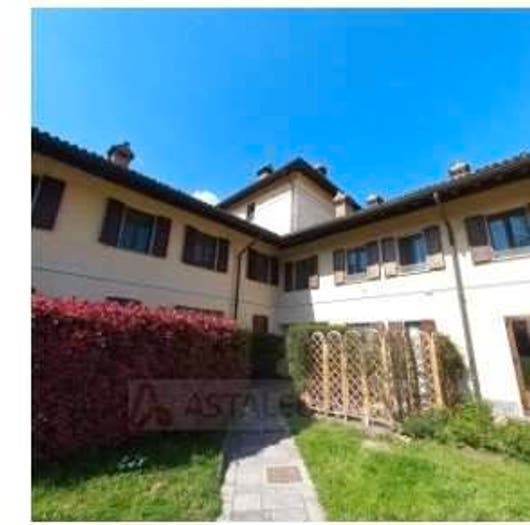 Appartamento con 6 locali in vendita in Via Cascina Tolcinasco snc, Pieve Emanuele