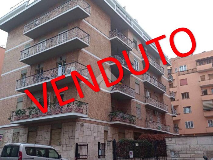 Appartamento con 6 locali in vendita in VIA SETTE CHIESE, Garbatella, Roma