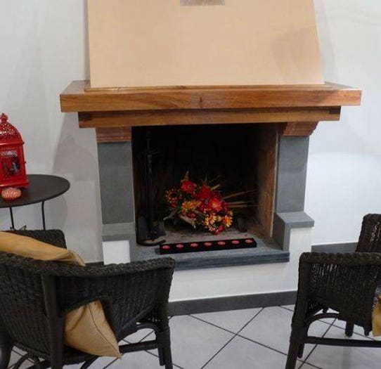 Casa con 5 locali in vendita in Luni