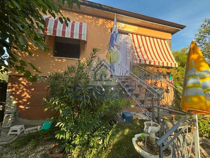 Casa con 5 locali in vendita in VICOLO DESERTO, Isola Dovarese